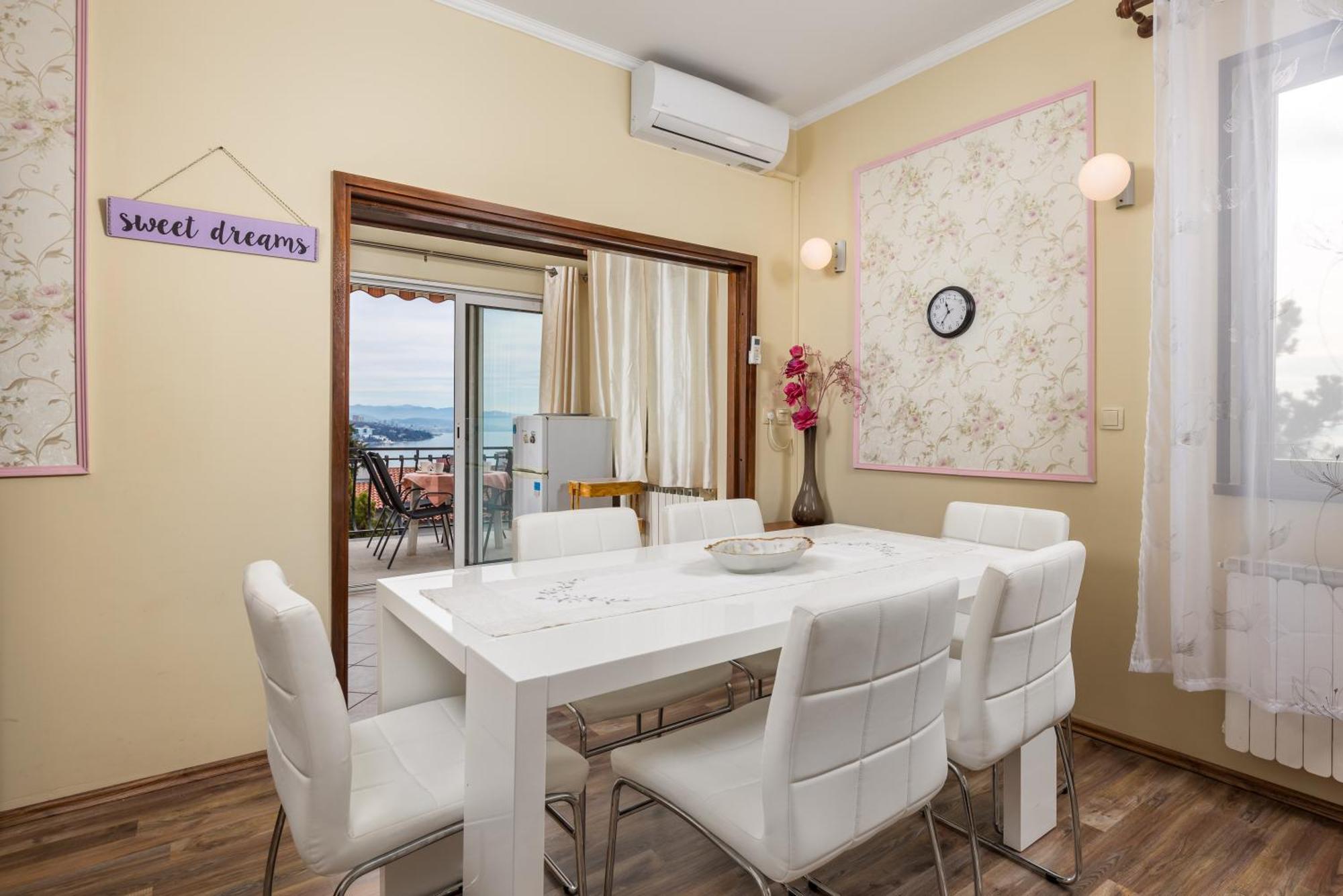Camelia & Martina Apartments Opatija Luaran gambar
